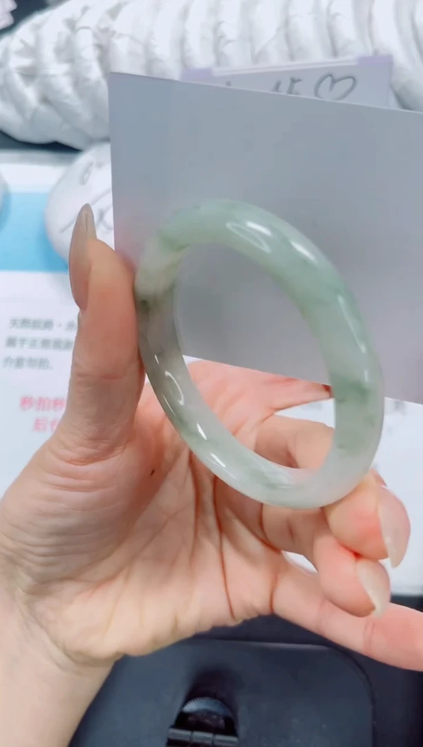 未镶嵌手镯石英质玉251-56