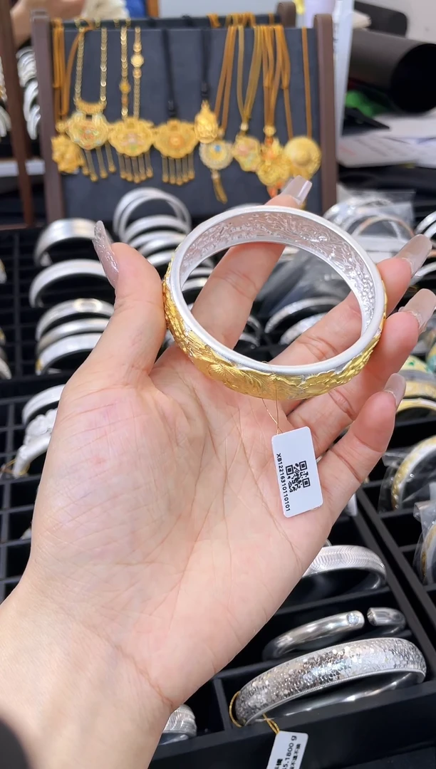 无足银富贵牡丹足银999 银镀金 54圈口 大约58g