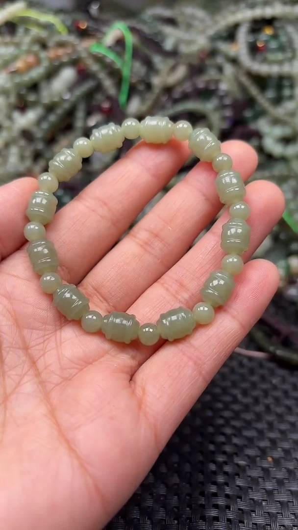 颈饰未镶嵌和田玉1