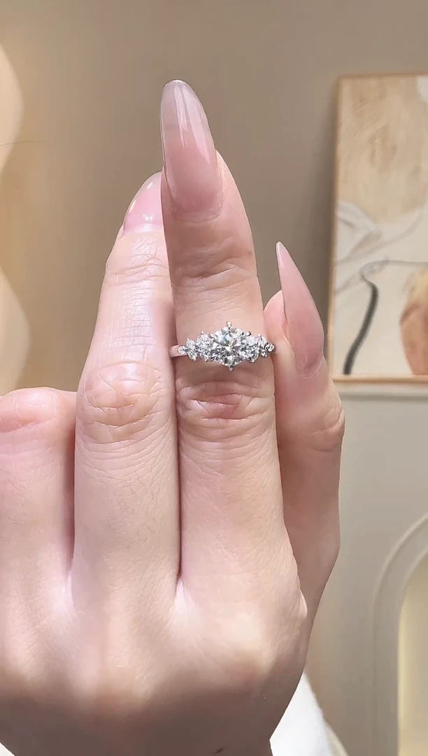 铂Pt950镶嵌实验室培育钻石六爪单钻 满钻戒指