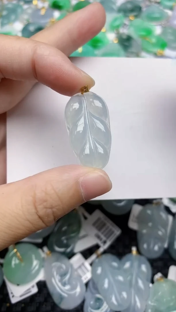 翡翠18K金镶嵌颈饰天然翡翠A货