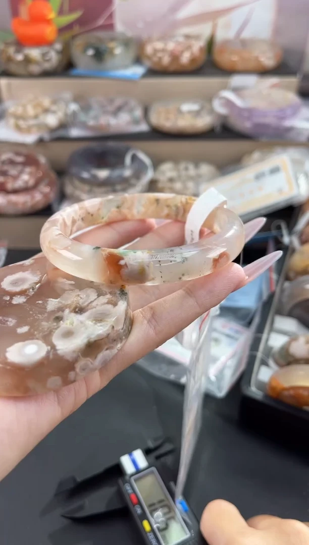 未镶嵌手镯石英质玉62