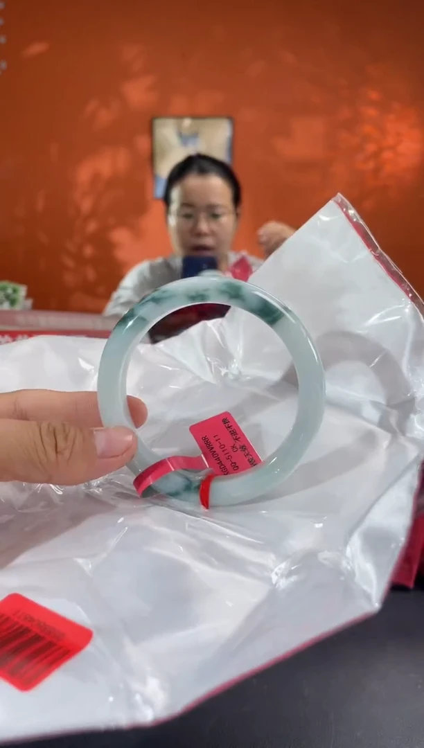 未镶嵌手镯翡翠翡翠手镯