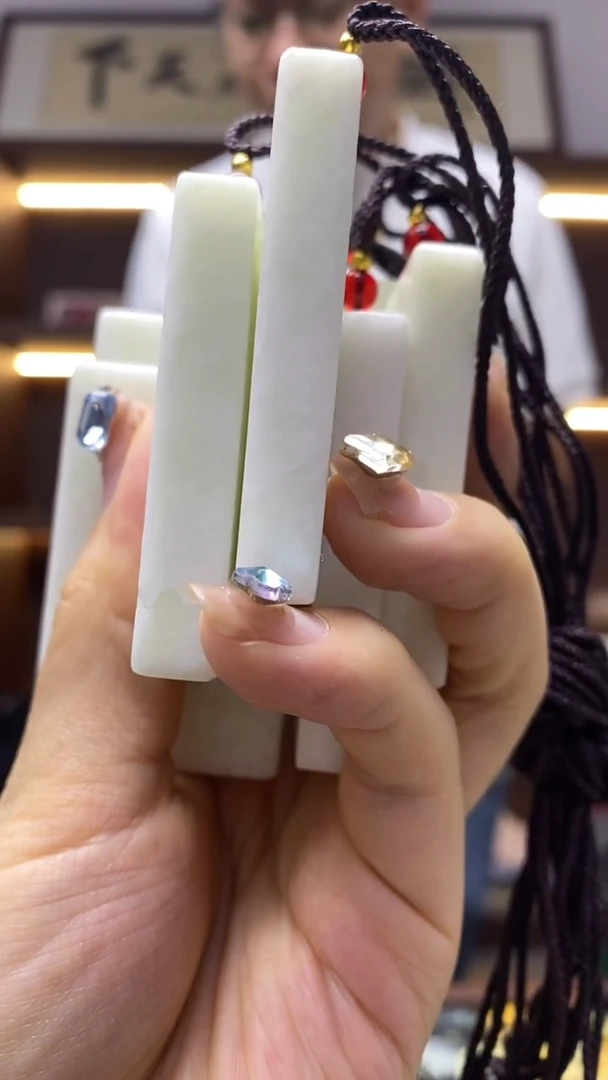 未镶嵌岫玉挂件DANYI