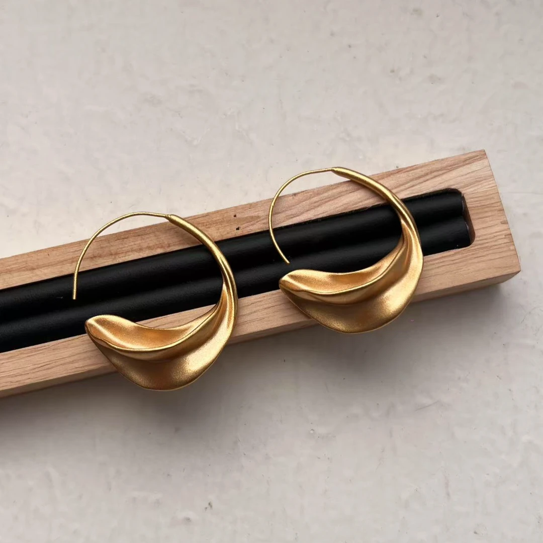 合金耳饰 SITUOO饰图小众设计款“羽毛”圈型金色不规则耳圈耳饰