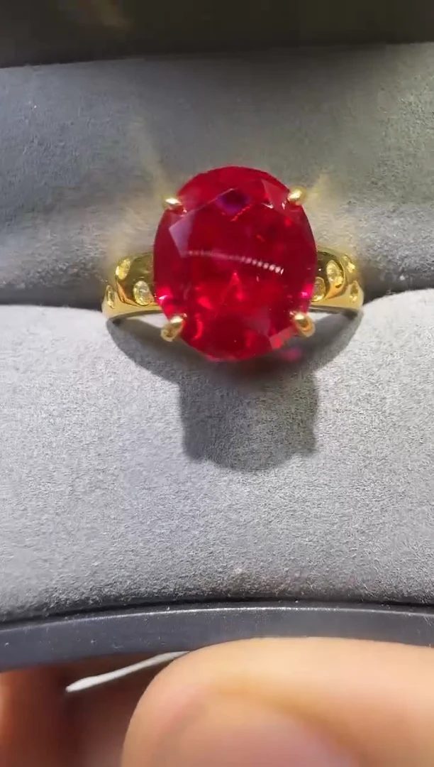 18K金镶嵌戒指红宝石2