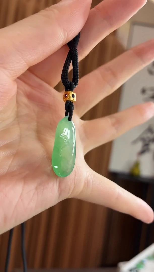 颈饰未镶嵌翡翠吊坠