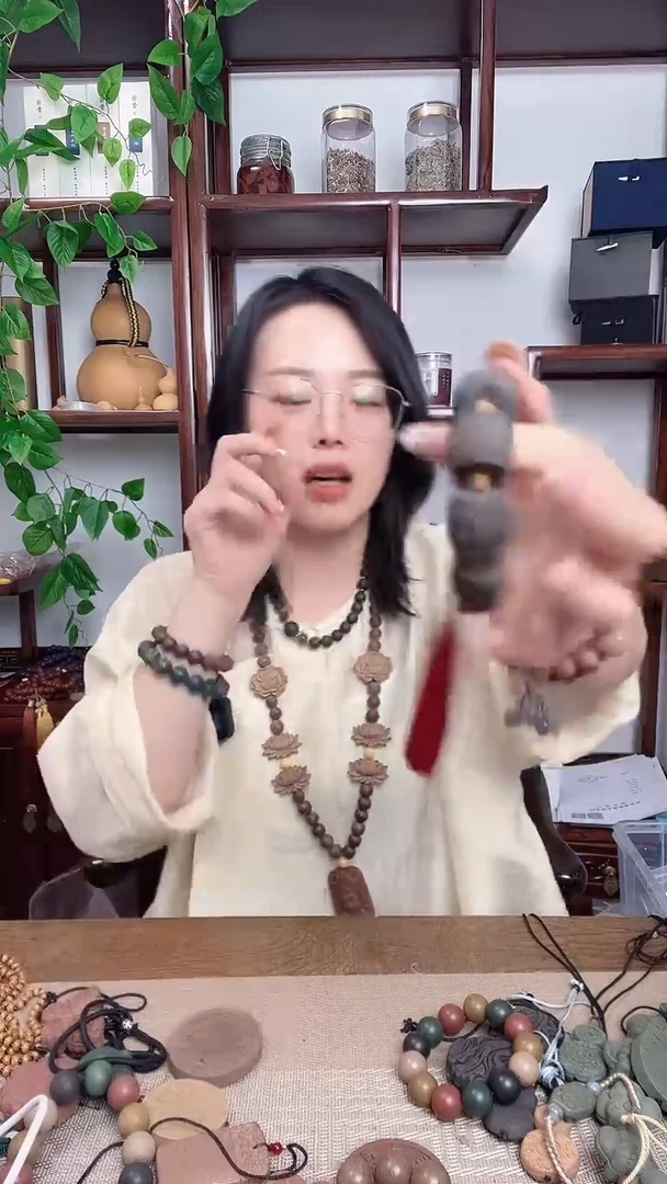 泥塑首乌的桶珠手捻