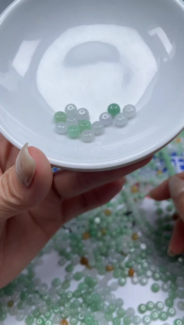 翡翠散珠未镶嵌Q29翡翠散珠卡5*3+mm单圈5颗