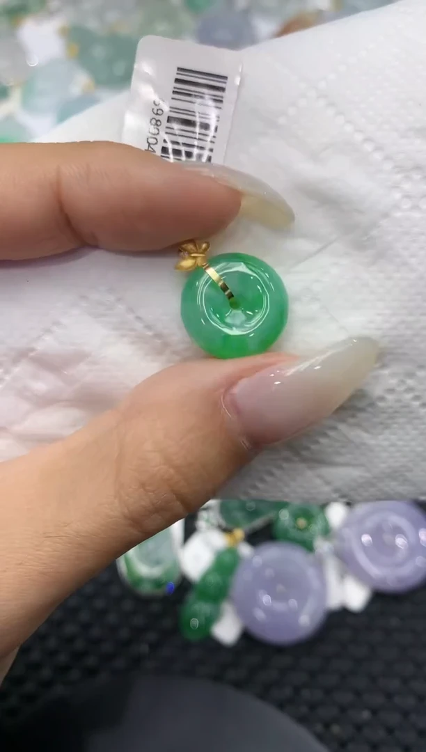 颈饰18K金镶嵌翡翠111111111111