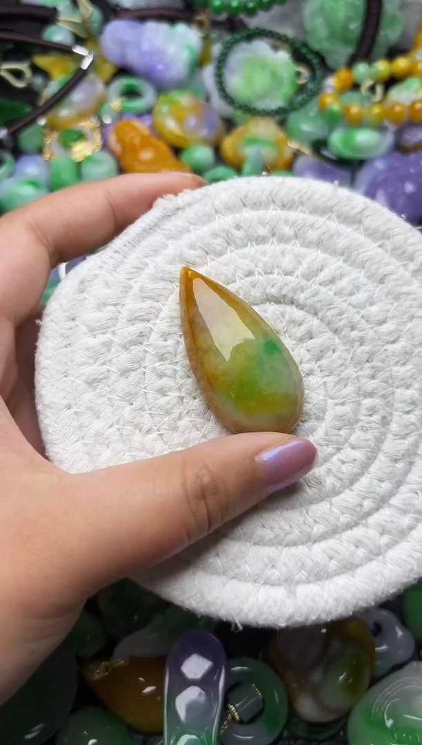 颈饰未镶嵌翡翠缅甸翡翠吊坠