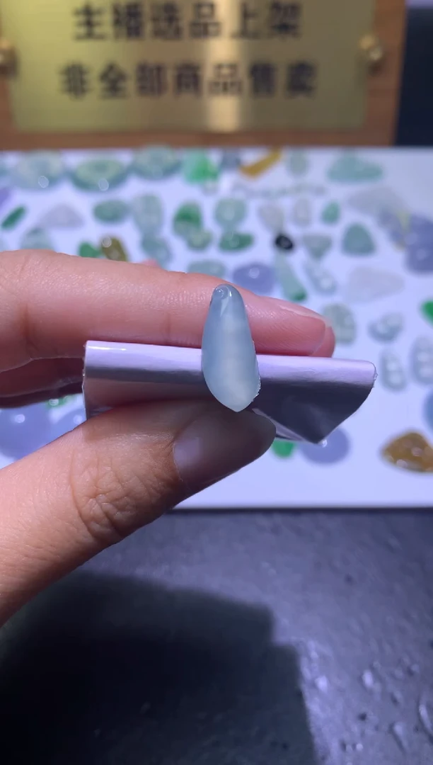 未镶嵌定制翡翠毛货