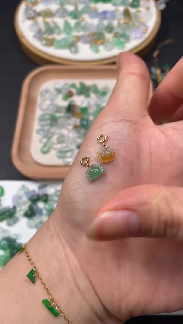 吊坠(不含链)18K金镶嵌翡翠2个JK686