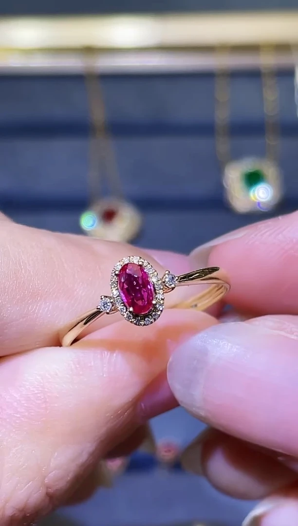 18K金镶嵌戒指红宝石0.32ct