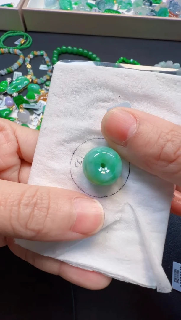 【闪购商品】翡翠吊坠(不含链)未镶嵌1580