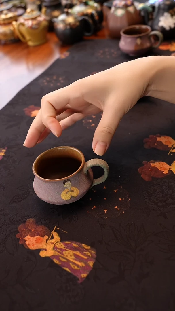 宜兴紫砂 段泥唐人把手杯 黄色