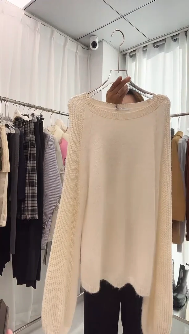 编号005 品牌毛衣   已开价