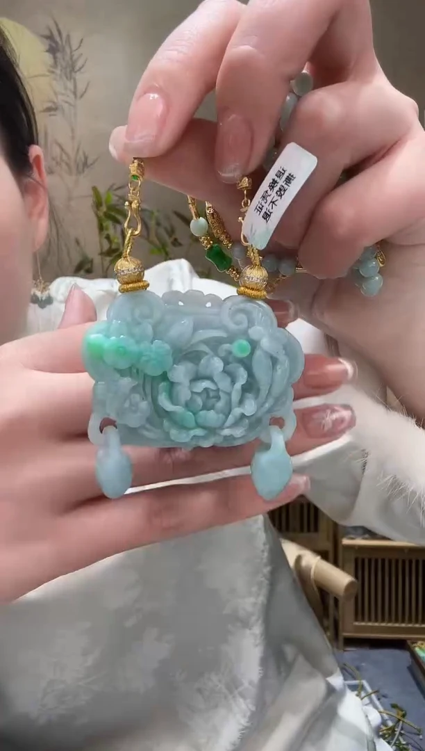 【闪购商品】翡翠颈饰未镶嵌吊坠