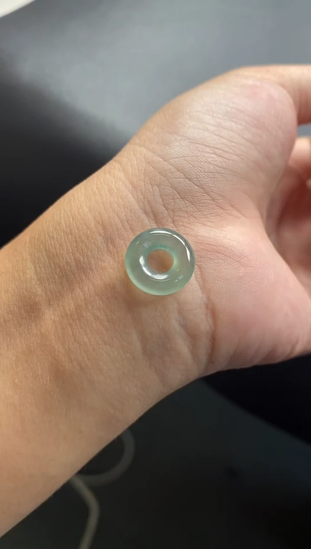 颈饰未镶嵌翡翠冰种甜甜圈