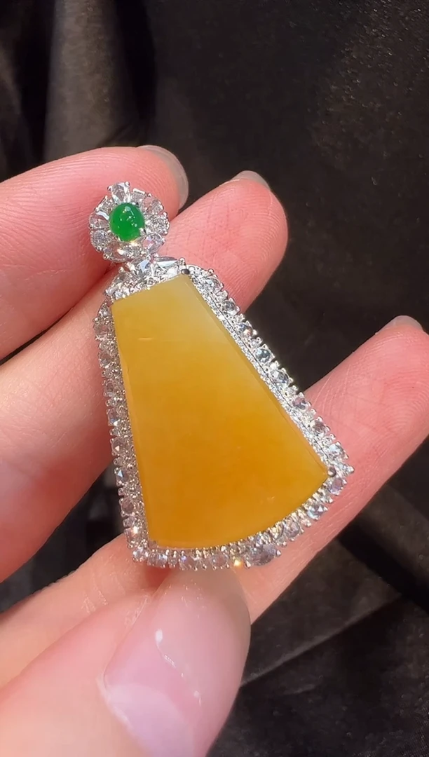 吊坠(不含链)18K金镶嵌翡翠L6吊坠