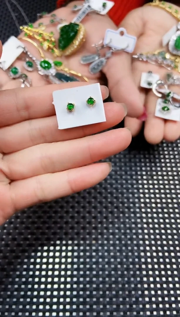 【闪购商品】翡翠耳饰未镶嵌111111111