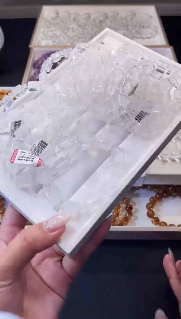 【闪购商品】水晶/未镶嵌白兔毛方糖手串