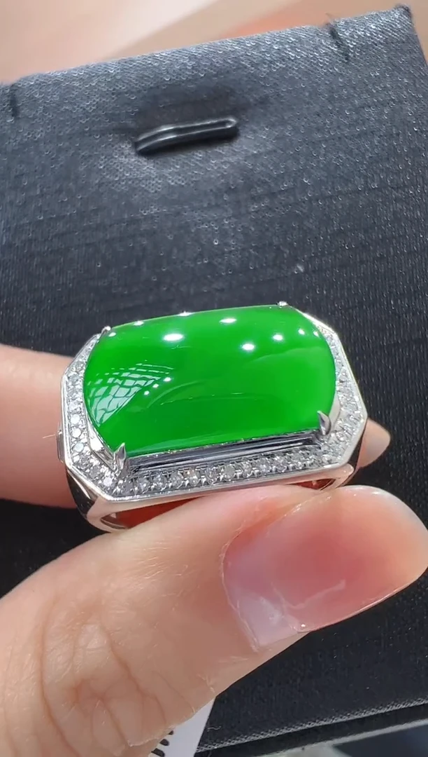 【闪购商品】翡翠戒指18K金镶嵌