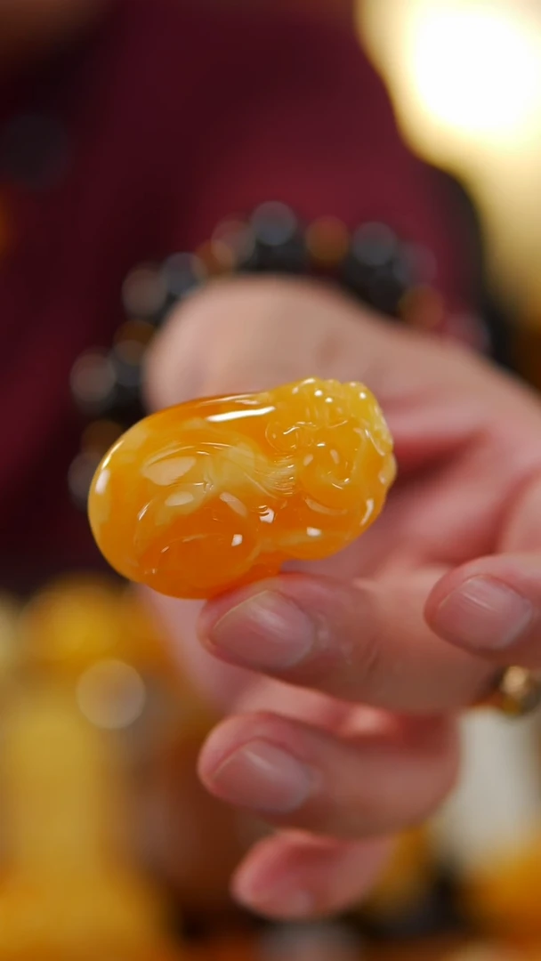 【闪购商品】蜜蜡颈饰未镶嵌21.17焦皮料貔貅