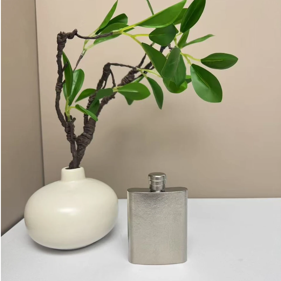 100ML纯钛酒壶户外随身携带复古家用便携加厚