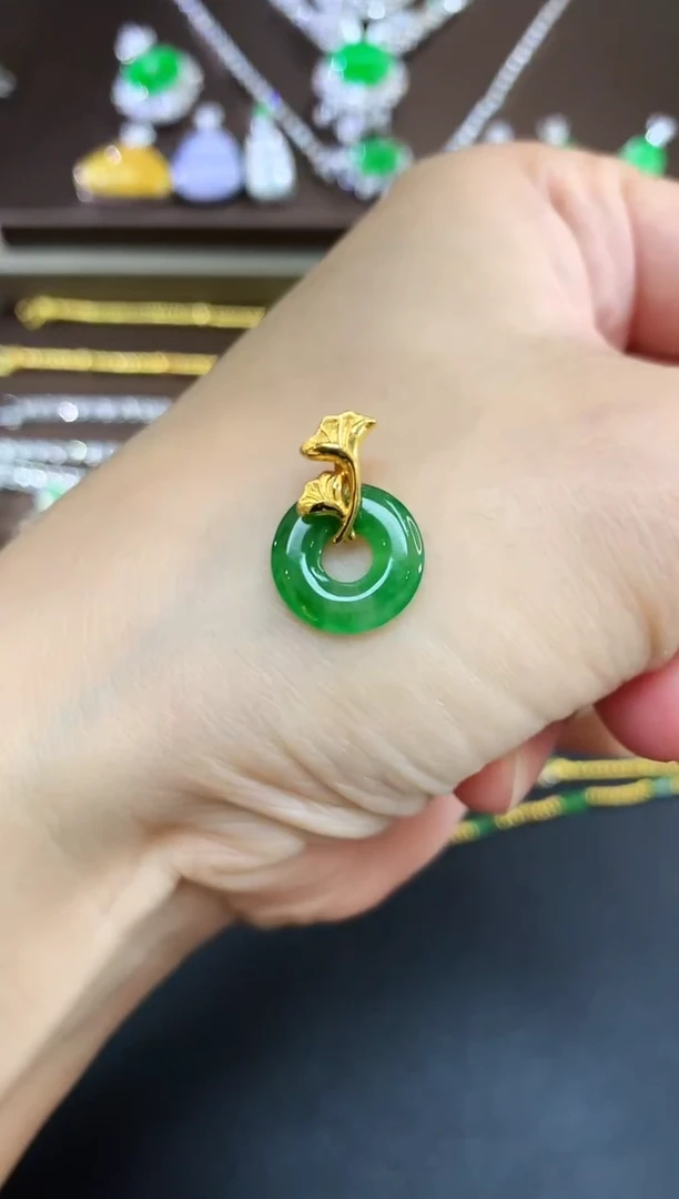 吊坠(不含链)18K金镶嵌翡翠261|
