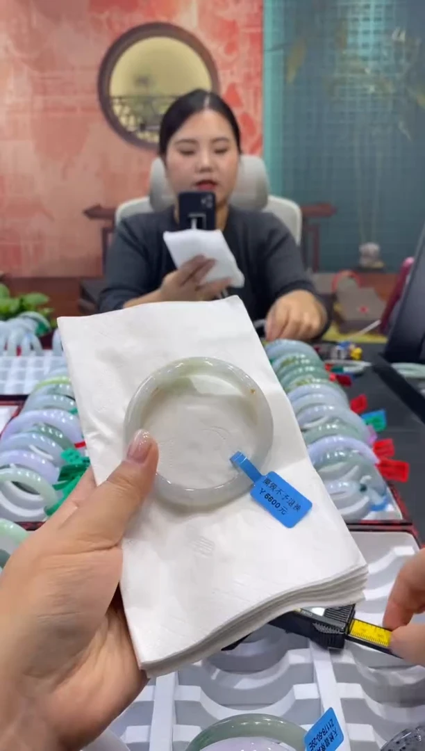 未镶嵌手镯翡翠多人00020313