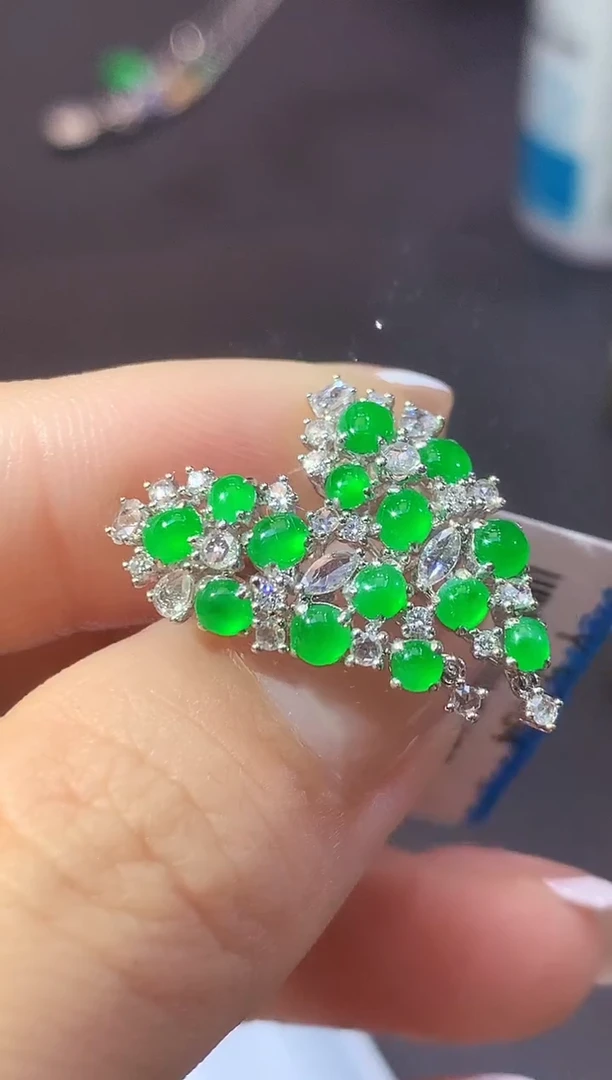 18K金镶嵌翡翠耳饰A99