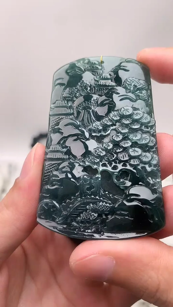 翡翠未镶嵌颈饰山水牌
