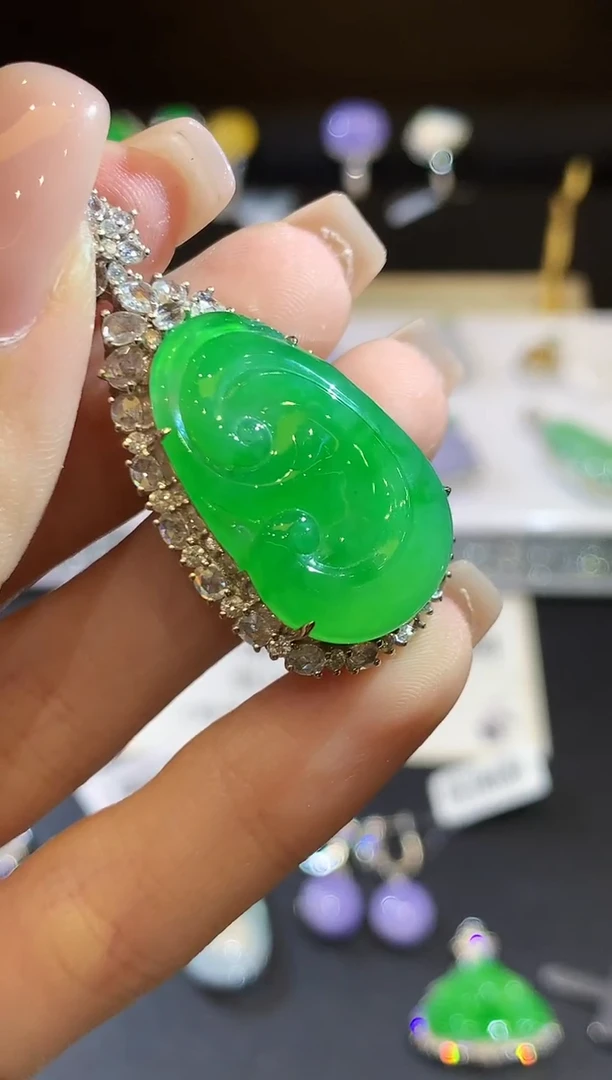 翡翠18K金镶嵌吊坠(不含链)MH13407多样性发其一