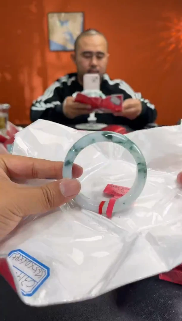 未镶嵌手镯翡翠5C57