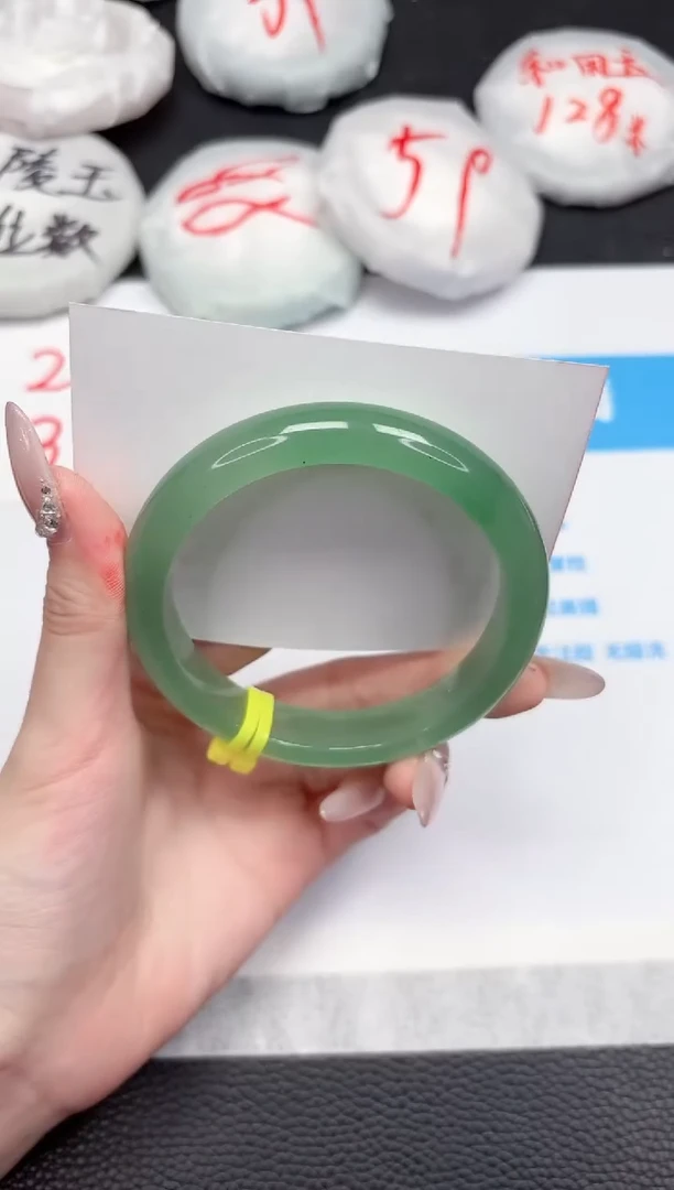 【闪购商品】石英质玉手镯未镶嵌357-58