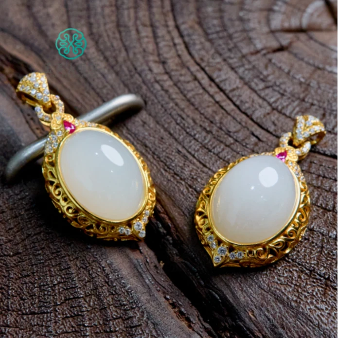 石惑珠宝~和田玉吊坠约32*17mm^多样性发一