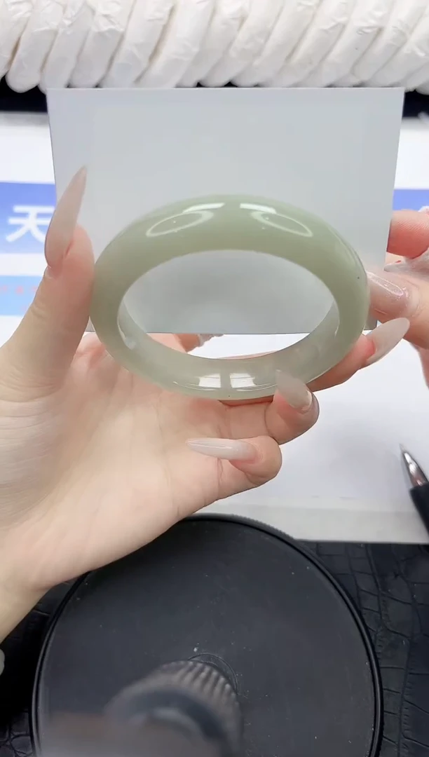 未镶嵌手镯石英质玉14-56