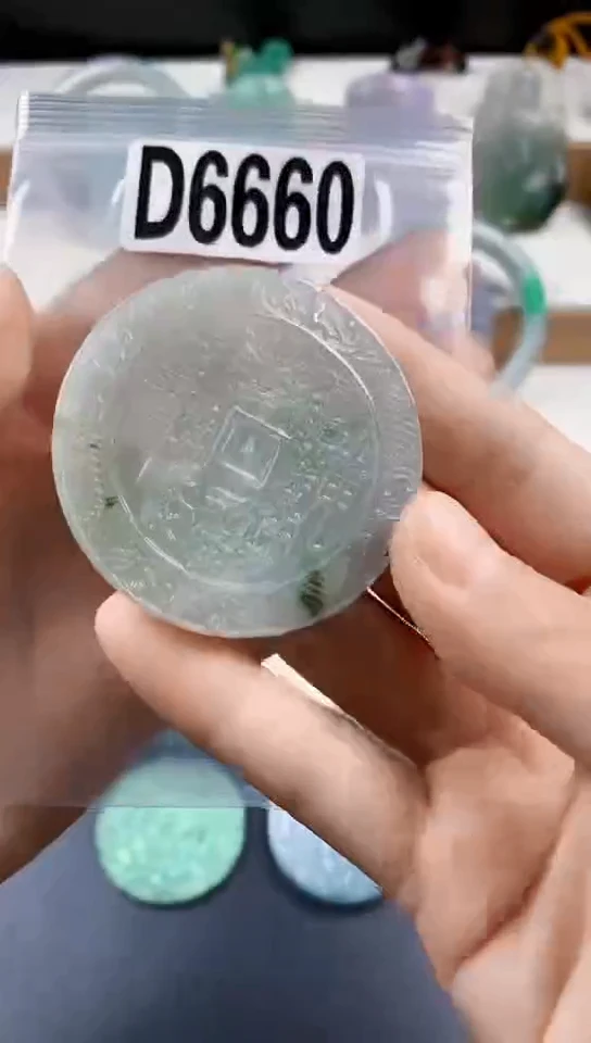 颈饰未镶嵌翡翠天然翡翠吊坠挂件