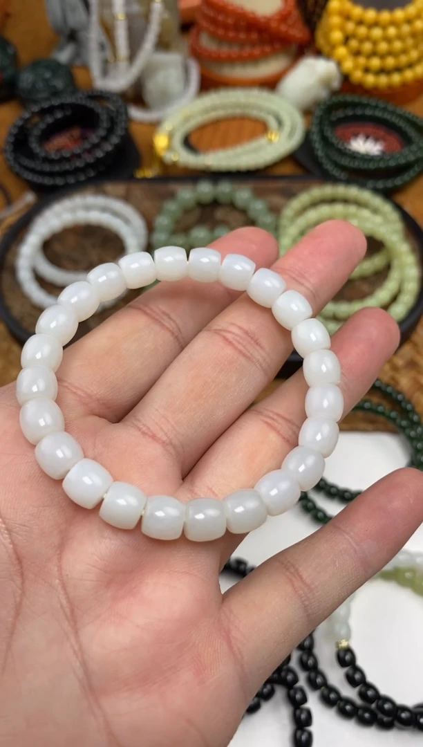 颈饰未镶嵌和田玉手串