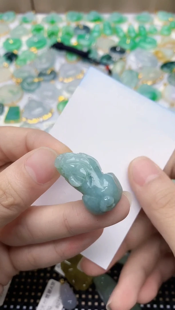 翡翠未镶嵌颈饰天然缅甸翡翠A货
