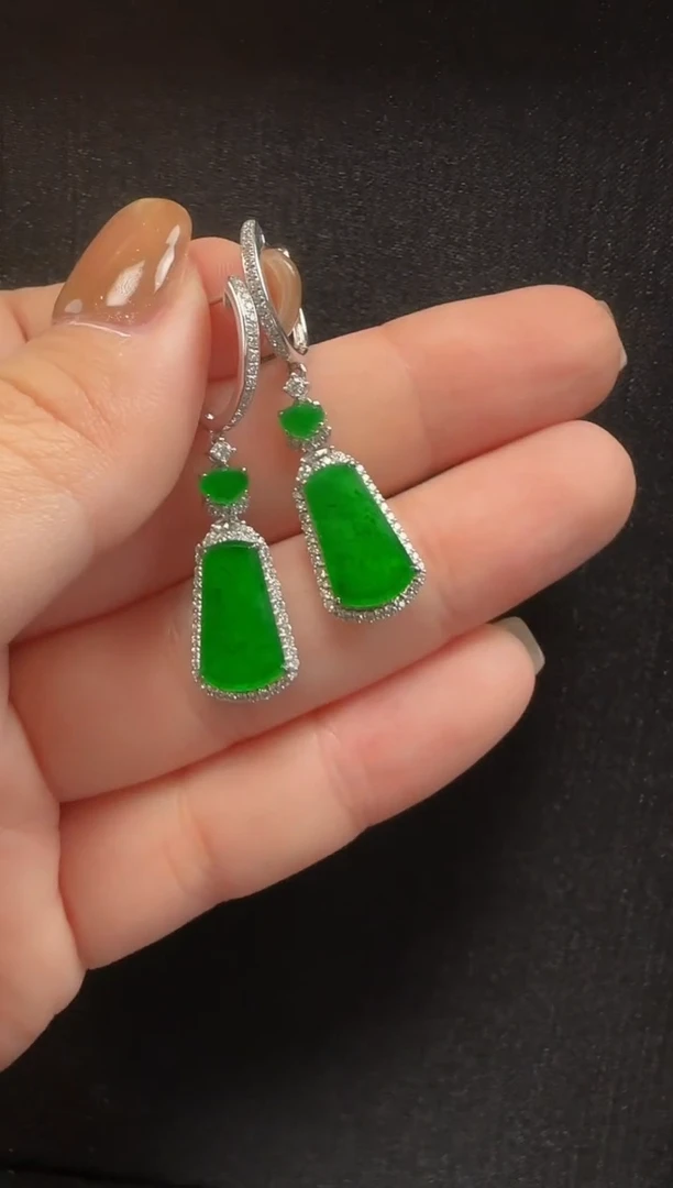 18K金镶嵌翡翠耳饰055无事牌一对