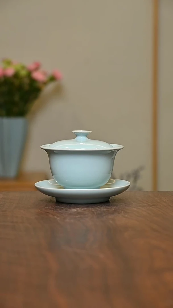 元宝盖碗 天青 微瑕 朱法喜款