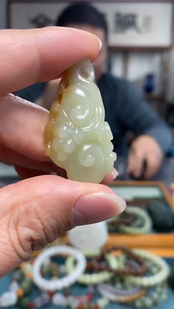 颈饰未镶嵌和田玉70