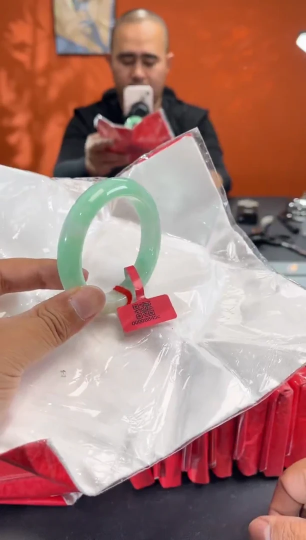 未镶嵌手镯翡翠3