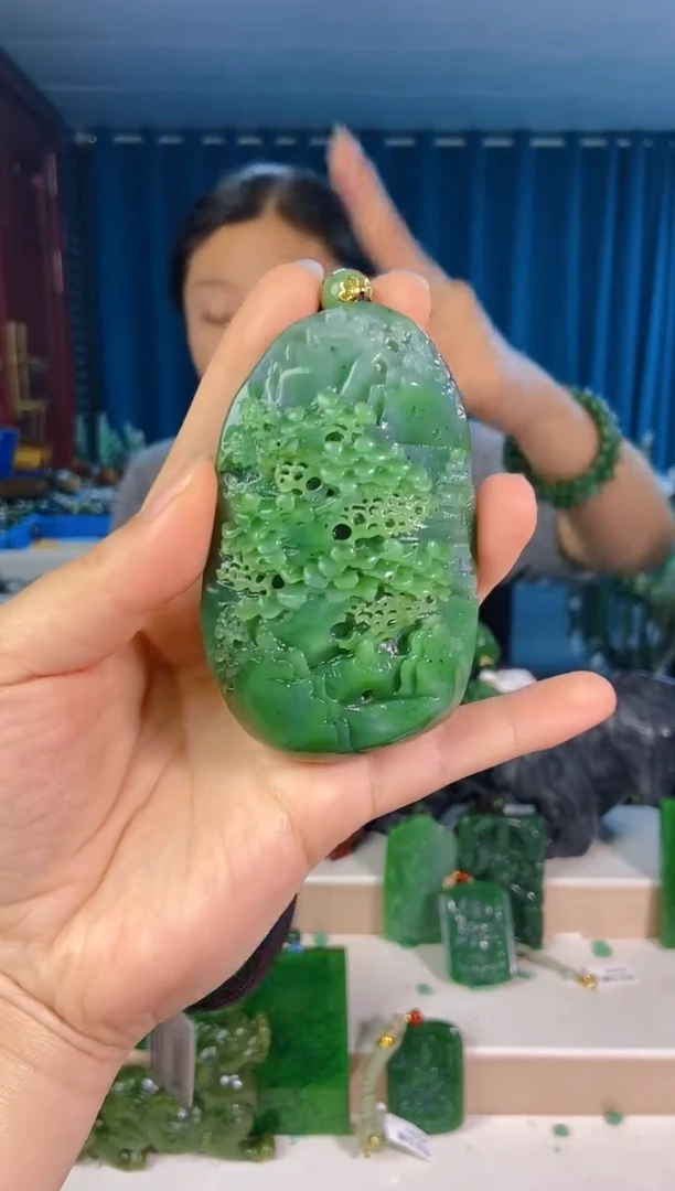 和田玉未镶嵌把件1