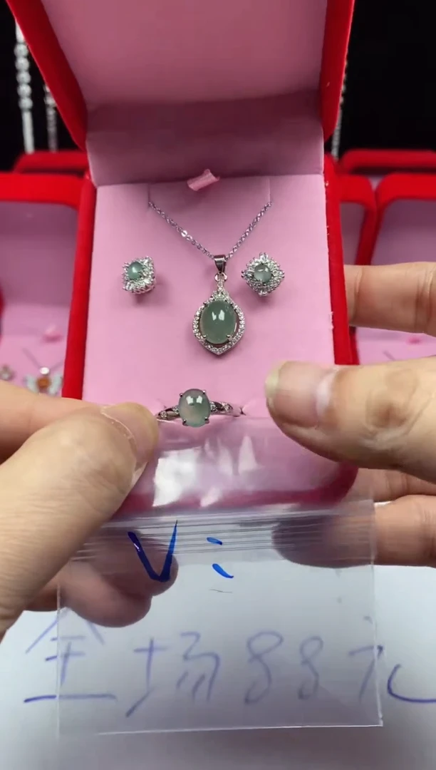 未镶嵌戒指翡翠✔翡翠吊坠