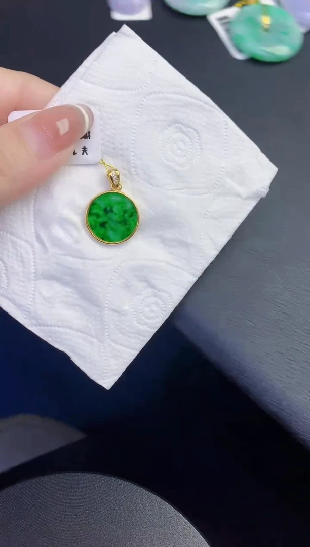 颈饰未镶嵌翡翠缅甸天然翡翠A货