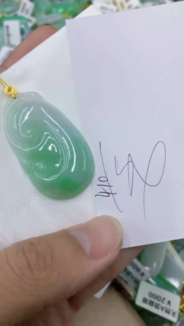 颈饰18K金镶嵌翡翠111111111111