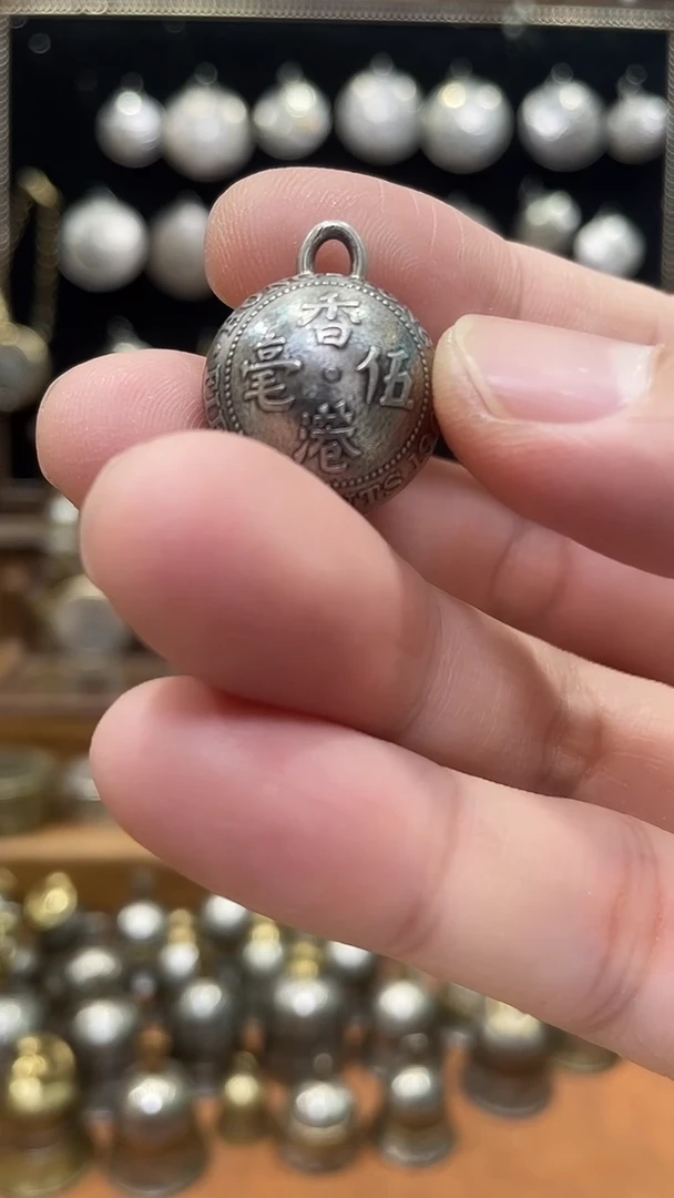 张*辉香港伍豪硬币铃铛